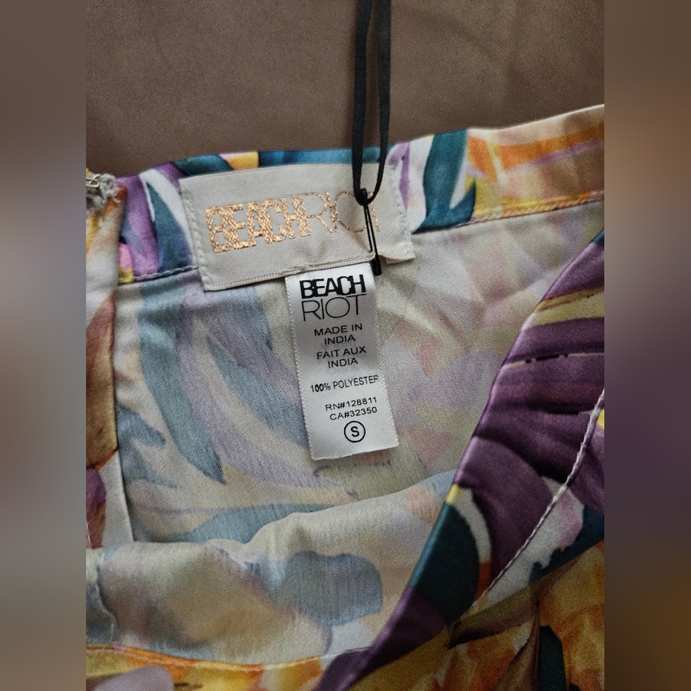 Revolve Beach Riot shorts Nwt S Small - Picture 3 of 5
